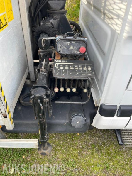 2005 Renault Mascott - Camion grue: photos 4 2005 Renault Mascott - Camion grue: photos 4