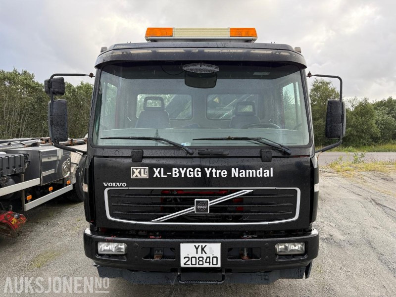 2005 VOLVO FL6H Kranbil med Fast Plan 267842 km Svingbare Lemmer - Camion grue: photos 2 2005 VOLVO FL6H Kranbil med Fast Plan 267842 km Svingbare Lemmer - Camion grue: photos 2