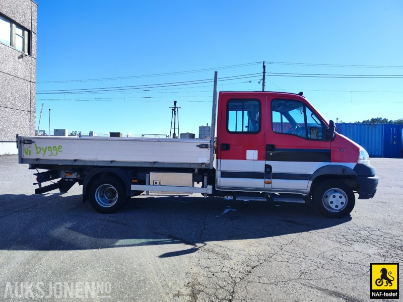 2009 Renault MASCOTT 150 HK - PLANBIL MED TIPP - HENGERFESTE - KJØREBOK - 3-SETER - Camion plateau: photos 5 2009 Renault MASCOTT 150 HK - PLANBIL MED TIPP - HENGERFESTE - KJØREBOK - 3-SETER - Camion plateau: photos 5