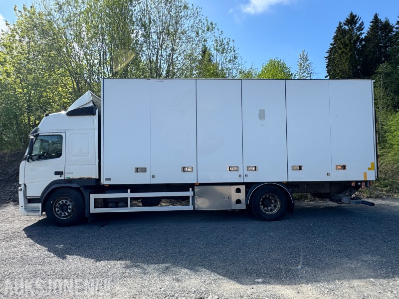 2011 Volvo FM-330 skapbil med full sideåpning og løftelem - Camion fourgon: photos 5 2011 Volvo FM-330 skapbil med full sideåpning og løftelem - Camion fourgon: photos 5