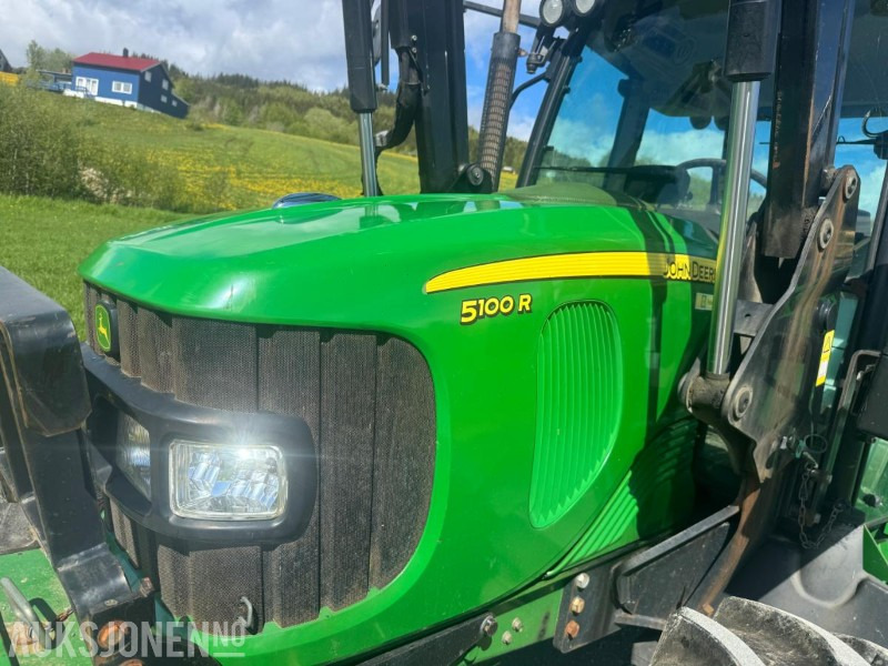 2012 John Deere 5100R 40 km med laster - Tracteur agricole: photos 4 2012 John Deere 5100R 40 km med laster - Tracteur agricole: photos 4