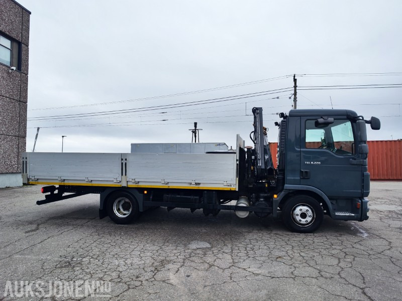 2012 MAN TGL 8.220 Planbil med Hiab XS 055 B-2 HIDUO kran - Camion grue: photos 5 2012 MAN TGL 8.220 Planbil med Hiab XS 055 B-2 HIDUO kran - Camion grue: photos 5