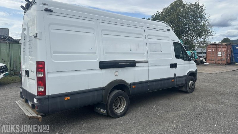 2013 IVECO DAILY 70C17 EEV 3,0 170 HK | DIESELVARMER | ARBEIDSLYS | HENGERFESTE 3500 KG - Fourgon utilitaire: photos 5 2013 IVECO DAILY 70C17 EEV 3,0 170 HK | DIESELVARMER | ARBEIDSLYS | HENGERFESTE 3500 KG - Fourgon utilitaire: photos 5