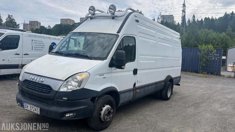 2013 IVECO DAILY 70C17 EEV 3,0 170 HK | DIESELVARMER | ARBEIDSLYS | HENGERFESTE 3500 KG - Fourgon utilitaire: photos 1 2013 IVECO DAILY 70C17 EEV 3,0 170 HK | DIESELVARMER | ARBEIDSLYS | HENGERFESTE 3500 KG - Fourgon utilitaire: photos 1