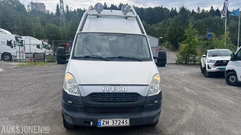 2013 IVECO DAILY 70C17 EEV 3,0 170 HK | DIESELVARMER | ARBEIDSLYS | HENGERFESTE 3500 KG - Fourgon utilitaire: photos 2 2013 IVECO DAILY 70C17 EEV 3,0 170 HK | DIESELVARMER | ARBEIDSLYS | HENGERFESTE 3500 KG - Fourgon utilitaire: photos 2