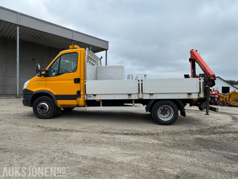 2013 Iveco Daily Planbil m/palfinger kran. - Camion plateau: photos 3 2013 Iveco Daily Planbil m/palfinger kran. - Camion plateau: photos 3