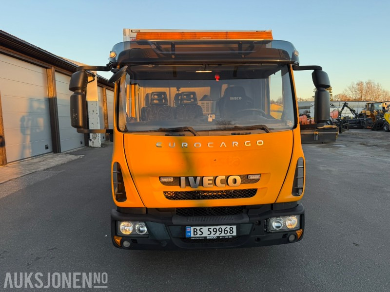 2013 Iveco Eurocargo 75E18 - Verkstedbil m/ Maxilift-kran & ZEPRO bakløfter - 148.000 km - Camion fourgon: photos 3 2013 Iveco Eurocargo 75E18 - Verkstedbil m/ Maxilift-kran & ZEPRO bakløfter - 148.000 km - Camion fourgon: photos 3