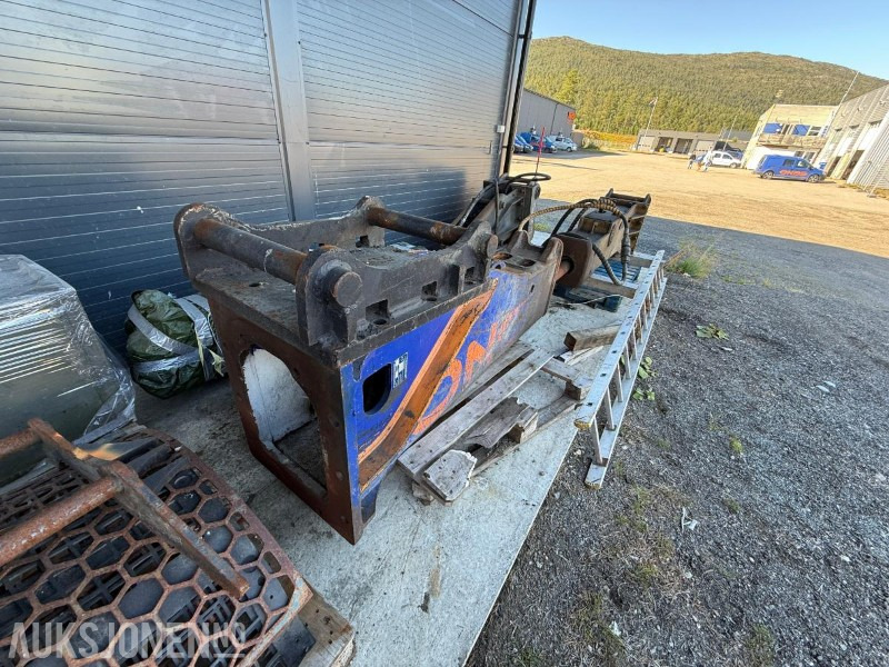 2014 Furukawa FXJ-375 dele-hammer - Matériel de chantier: photos 2 2014 Furukawa FXJ-375 dele-hammer - Matériel de chantier: photos 2