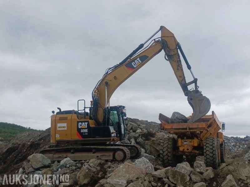 2015 Cat 320E LRR - Beltegraver - 2 skuffer - Pelle: photos 1 2015 Cat 320E LRR - Beltegraver - 2 skuffer - Pelle: photos 1