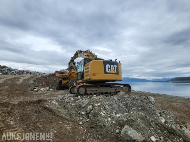 2015 Cat 320E LRR - Beltegraver - 2 skuffer - Pelle: photos 4 2015 Cat 320E LRR - Beltegraver - 2 skuffer - Pelle: photos 4