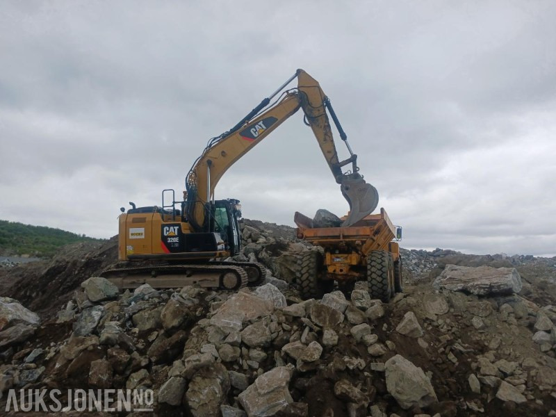 2015 Cat 320E LRR - Beltegraver - 2 skuffer - Pelle: photos 2 2015 Cat 320E LRR - Beltegraver - 2 skuffer - Pelle: photos 2
