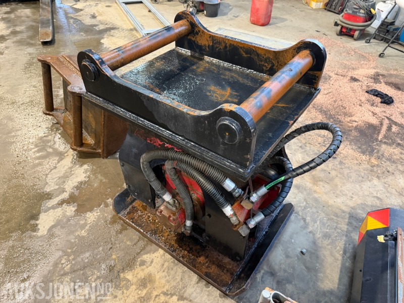 2015 Hydraulisk vibroplate / platekomprimator for gravemaskin – S70 – Kraftig modell - Compacteur: photos 2 2015 Hydraulisk vibroplate / platekomprimator for gravemaskin – S70 – Kraftig modell - Compacteur: photos 2