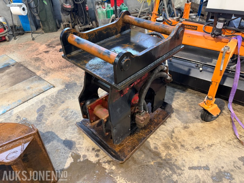 2015 Hydraulisk vibroplate / platekomprimator for gravemaskin – S70 – Kraftig modell - Compacteur: photos 1 2015 Hydraulisk vibroplate / platekomprimator for gravemaskin – S70 – Kraftig modell - Compacteur: photos 1