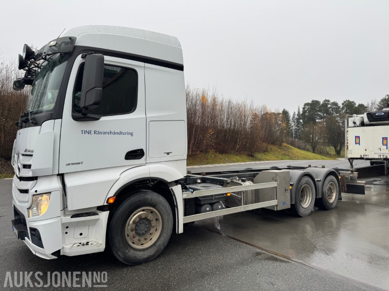2015 Mercedes-Benz Actros container chassis LAV KM - Camion porte-conteneur/ Caisse mobile: photos 2 2015 Mercedes-Benz Actros container chassis LAV KM - Camion porte-conteneur/ Caisse mobile: photos 2