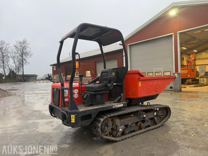 2017 Kubota KC 250 HR-4 RUNDTOMSVINGENDE BELTEDUMPER SERVICEHISTORIKK. - Tombereau: photos 1 2017 Kubota KC 250 HR-4 RUNDTOMSVINGENDE BELTEDUMPER SERVICEHISTORIKK. - Tombereau: photos 1