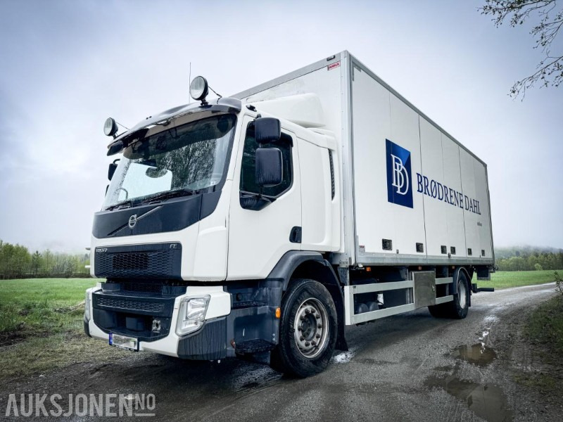 2017 Volvo FE - 320 - Distribusjons lastebil med bakløft - Gått kun 264.000 km - Camion fourgon: photos 1 2017 Volvo FE - 320 - Distribusjons lastebil med bakløft - Gått kun 264.000 km - Camion fourgon: photos 1