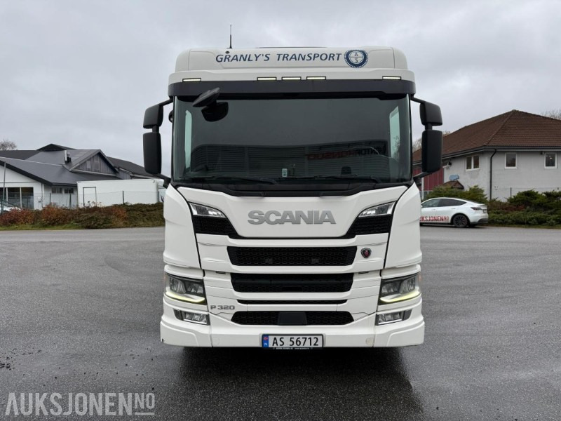 2018 Scania P 320 KRANBIL M/PLAN HIAB XS099 KRAN SERVICEHISTORIKK. - Camion grue: photos 3 2018 Scania P 320 KRANBIL M/PLAN HIAB XS099 KRAN SERVICEHISTORIKK. - Camion grue: photos 3