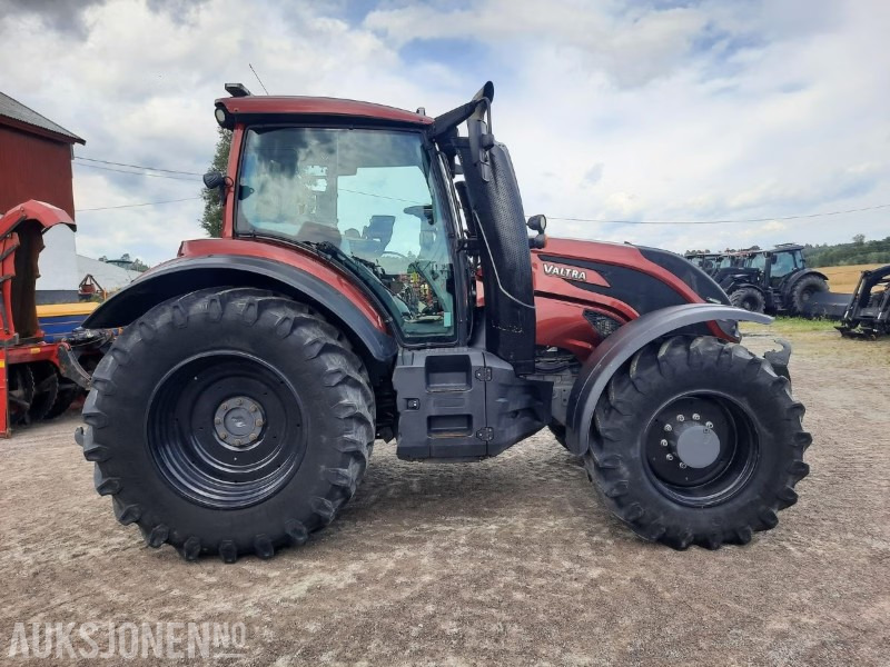 2018 Valtra T234DST traktor - 50 km/t - EU godkjent til 2026 - Elektronisk hydraulikk - Fjærende foraksel - Fronthydraulikk - Klimaanlegg - Tracteur agricole: photos 1 2018 Valtra T234DST traktor - 50 km/t - EU godkjent til 2026 - Elektronisk hydraulikk - Fjærende foraksel - Fronthydraulikk - Klimaanlegg - Tracteur agricole: photos 1