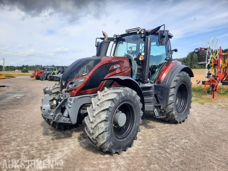 2018 Valtra T234DST traktor - 50 km/t - EU godkjent til 2026 - Elektronisk hydraulikk - Fjærende foraksel - Fronthydraulikk - Klimaanlegg - Tracteur agricole: photos 2 2018 Valtra T234DST traktor - 50 km/t - EU godkjent til 2026 - Elektronisk hydraulikk - Fjærende foraksel - Fronthydraulikk - Klimaanlegg - Tracteur agricole: photos 2
