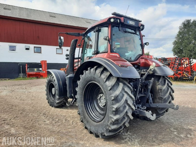 2018 Valtra T234DST traktor - 50 km/t - EU godkjent til 2026 - Elektronisk hydraulikk - Fjærende foraksel - Fronthydraulikk - Klimaanlegg - Tracteur agricole: photos 5 2018 Valtra T234DST traktor - 50 km/t - EU godkjent til 2026 - Elektronisk hydraulikk - Fjærende foraksel - Fronthydraulikk - Klimaanlegg - Tracteur agricole: photos 5