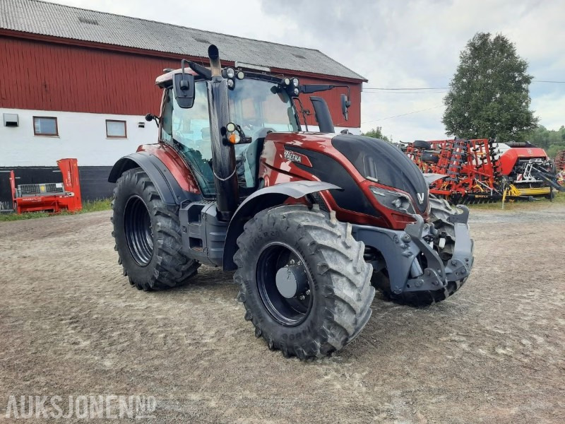 2018 Valtra T234DST traktor - 50 km/t - EU godkjent til 2026 - Elektronisk hydraulikk - Fjærende foraksel - Fronthydraulikk - Klimaanlegg - Tracteur agricole: photos 4 2018 Valtra T234DST traktor - 50 km/t - EU godkjent til 2026 - Elektronisk hydraulikk - Fjærende foraksel - Fronthydraulikk - Klimaanlegg - Tracteur agricole: photos 4