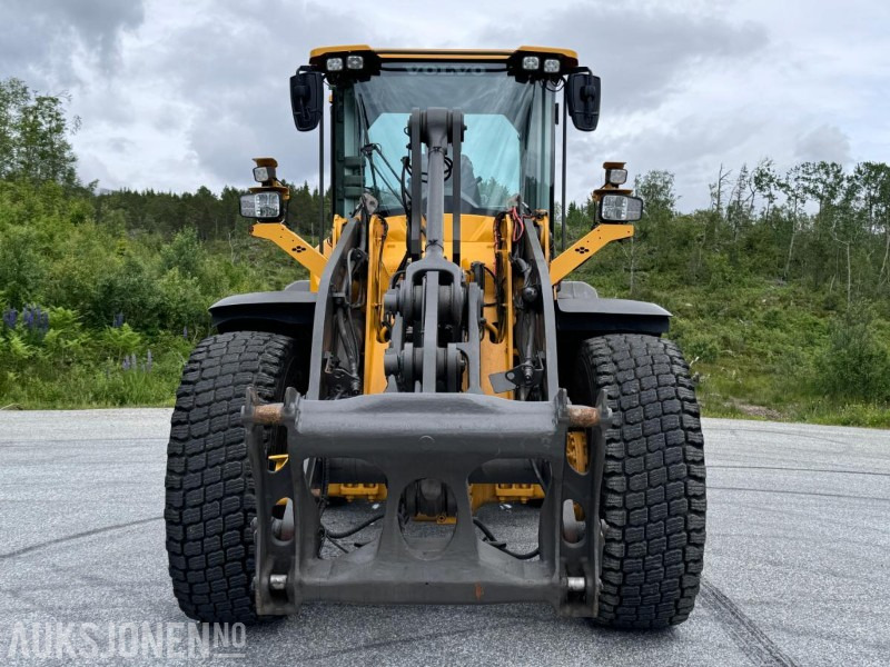 2018 Volvo L90H Hjullaster - Sentralsmøring - Hydraulisk redskapslås - Tilleggshydraulikk - Sertifiseres før salg - Chargeuse sur pneus: photos 2 2018 Volvo L90H Hjullaster - Sentralsmøring - Hydraulisk redskapslås - Tilleggshydraulikk - Sertifiseres før salg - Chargeuse sur pneus: photos 2