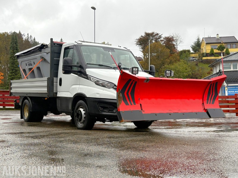 2019 Iveco Daily planbil m/ Hilltip IceStriker og Western Wide-Out brøyteplog - EU godkjent til 04.11.2026 - Camion plateau: photos 2 2019 Iveco Daily planbil m/ Hilltip IceStriker og Western Wide-Out brøyteplog - EU godkjent til 04.11.2026 - Camion plateau: photos 2