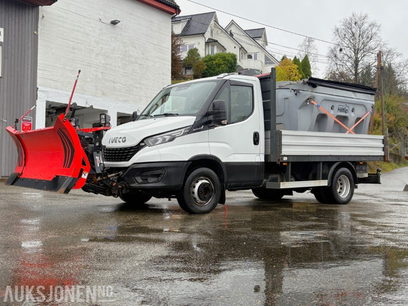 2019 Iveco Daily planbil m/ Hilltip IceStriker og Western Wide-Out brøyteplog - Camion plateau: photos 1 2019 Iveco Daily planbil m/ Hilltip IceStriker og Western Wide-Out brøyteplog - Camion plateau: photos 1