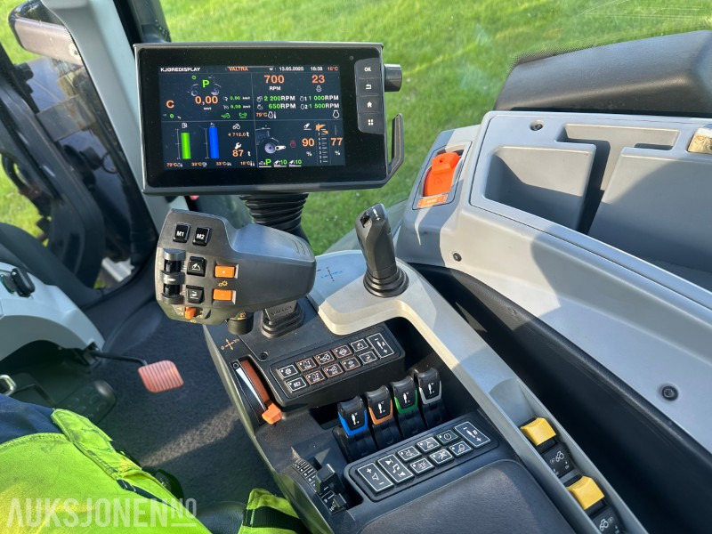 2019 Valtra N174 med frontlaster og mye utstyr - Tracteur agricole: photos 5 2019 Valtra N174 med frontlaster og mye utstyr - Tracteur agricole: photos 5