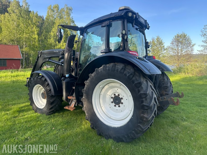 2019 Valtra N174 med frontlaster og mye utstyr - Tracteur agricole: photos 4 2019 Valtra N174 med frontlaster og mye utstyr - Tracteur agricole: photos 4