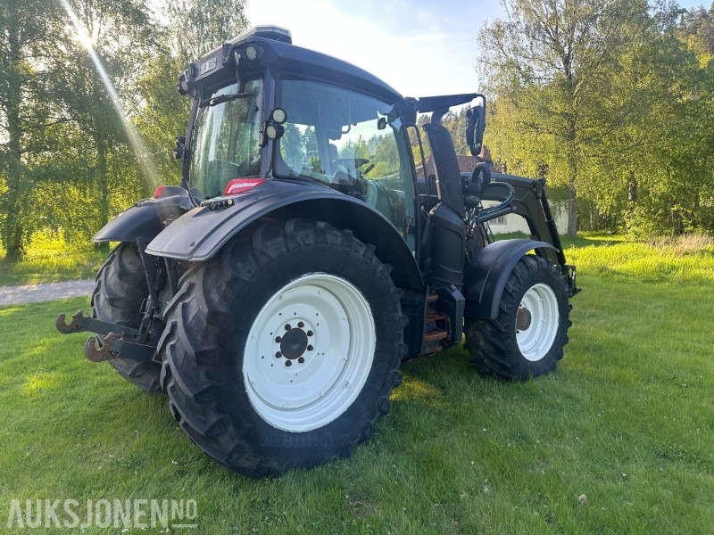 2019 Valtra N174 med frontlaster og mye utstyr - Tracteur agricole: photos 3 2019 Valtra N174 med frontlaster og mye utstyr - Tracteur agricole: photos 3