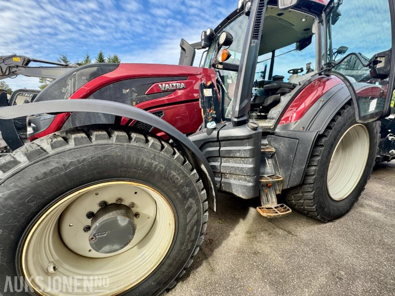 2019 Valtra T234 - Traktor - Frontlaster - Skuffe - Eu-godkjent til 12/25 - Timer: 3543 - Tracteur agricole: photos 4 2019 Valtra T234 - Traktor - Frontlaster - Skuffe - Eu-godkjent til 12/25 - Timer: 3543 - Tracteur agricole: photos 4