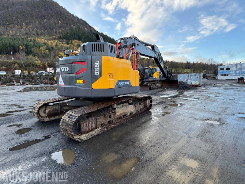 2020 Volvo ECR 235EL Gravemaskin - S70 feste - Pusskuffe - Sentralsmøring - bunkringspumpe - Tiltrotator - Pusskuffe - Sertifisert - Pelle: photos 3 2020 Volvo ECR 235EL Gravemaskin - S70 feste - Pusskuffe - Sentralsmøring - bunkringspumpe - Tiltrotator - Pusskuffe - Sertifisert - Pelle: photos 3