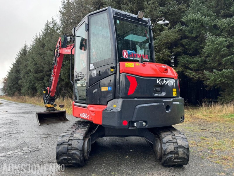 2022 Kubota KX060-5 - 5 tonns gravemaskin med gummibelter - Tiltrotator - Sentralsmøring - Bunkringspumpe og 3 skuffer - Pelle: photos 4 2022 Kubota KX060-5 - 5 tonns gravemaskin med gummibelter - Tiltrotator - Sentralsmøring - Bunkringspumpe og 3 skuffer - Pelle: photos 4