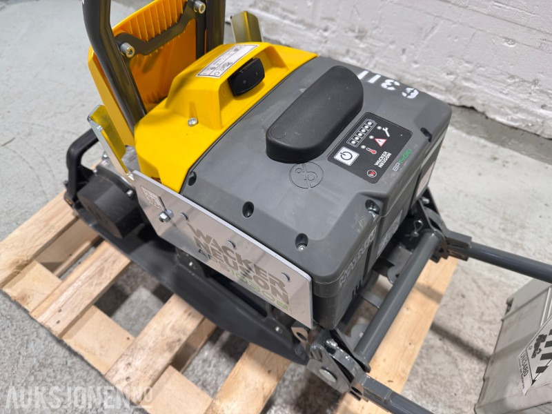 2022 Wacker Neuson APS1030e - 50 KG EL VIBROPLATE /m Batteri og lader - Compacteur: photos 2 2022 Wacker Neuson APS1030e - 50 KG EL VIBROPLATE /m Batteri og lader - Compacteur: photos 2