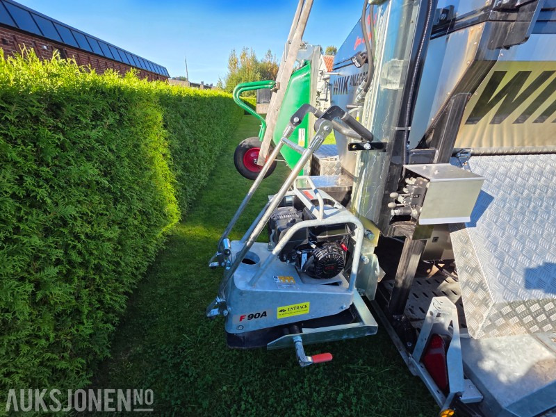 2024 Brian James Trailers A-Type asfalthenger med 2021 Svepac F 90A vibroplate 2.9kW, 2022 Honda EU22i strømaggregat og utstyr - Matériel de chantier: photos 5 2024 Brian James Trailers A-Type asfalthenger med 2021 Svepac F 90A vibroplate 2.9kW, 2022 Honda EU22i strømaggregat og utstyr - Matériel de chantier: photos 5