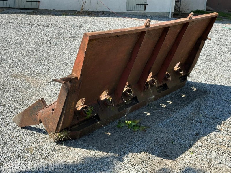3meter Stubbebryter med 8 tenner - dyrkeskjær til doser - Matériel de chantier: photos 3 3meter Stubbebryter med 8 tenner - dyrkeskjær til doser - Matériel de chantier: photos 3