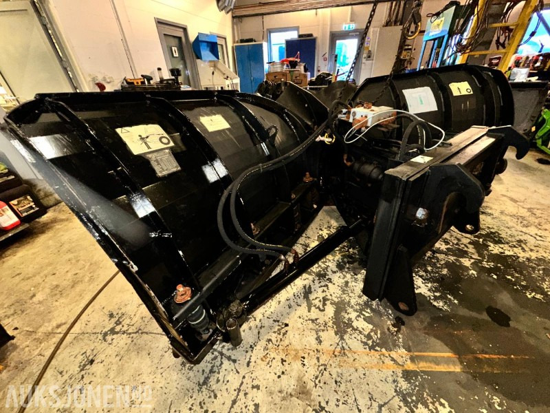 2004 Tellefsdal 3300 HL V90 snøplog – Volvo BM-feste - Accessoire pour Engins de chantier: photos 4 2004 Tellefsdal 3300 HL V90 snøplog – Volvo BM-feste - Accessoire pour Engins de chantier: photos 4