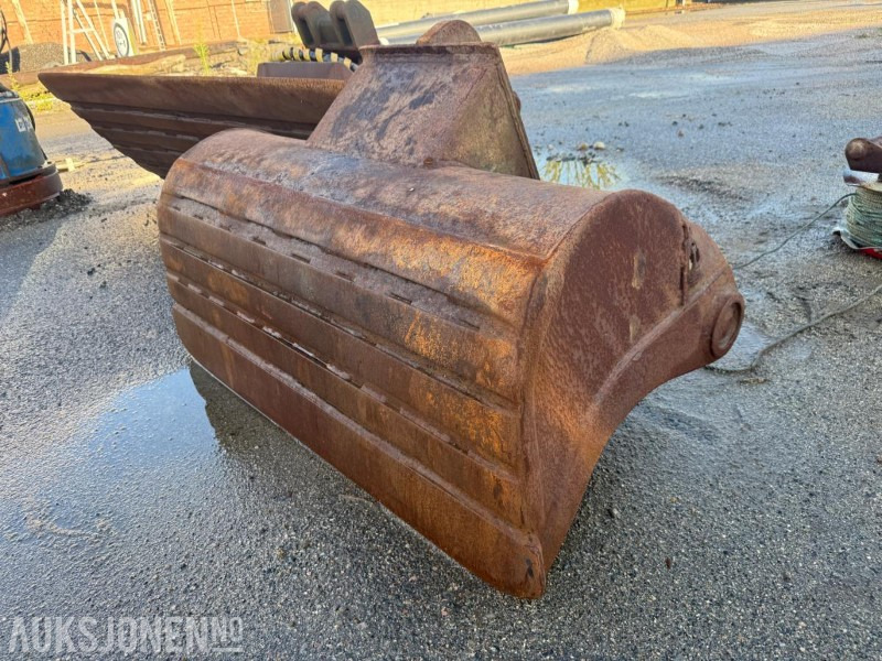 Pusseskuff m/BM feste. - Accessoire pour Engins de chantier: photos 1 Pusseskuff m/BM feste. - Accessoire pour Engins de chantier: photos 1