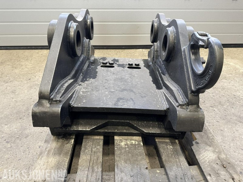 UBRUKT Götene Hydraulisk HK-feste G90 - Accessoire pour Engins de chantier: photos 3 UBRUKT Götene Hydraulisk HK-feste G90 - Accessoire pour Engins de chantier: photos 3