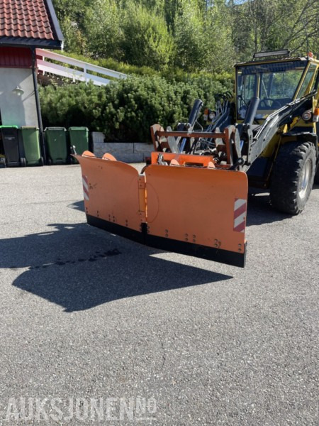 Vikeplog 2100 | Trima-feste | Gummislaps - Accessoire pour Engins de chantier: photos 1 Vikeplog 2100 | Trima-feste | Gummislaps - Accessoire pour Engins de chantier: photos 1