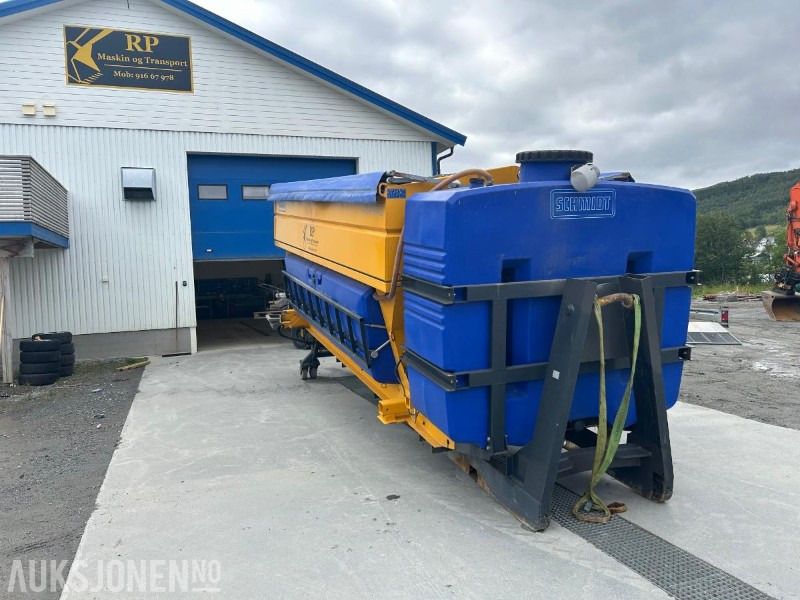 2016 AEBI Schmidt Stratos Fastsandspreder - Camion: photos 2 2016 AEBI Schmidt Stratos Fastsandspreder - Camion: photos 2