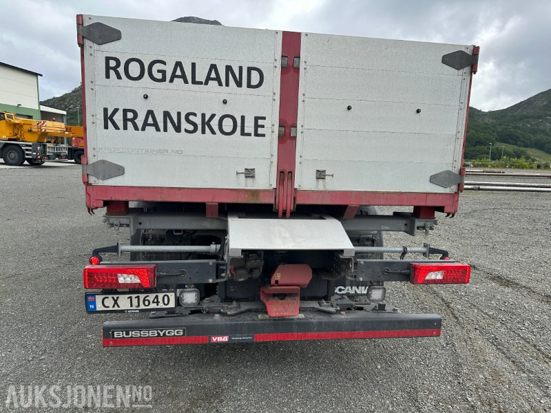 Scania R560 2022 – Kjøreskolebil m/ plan og containerpåbygg - Camion: photos 2 Scania R560 2022 – Kjøreskolebil m/ plan og containerpåbygg - Camion: photos 2