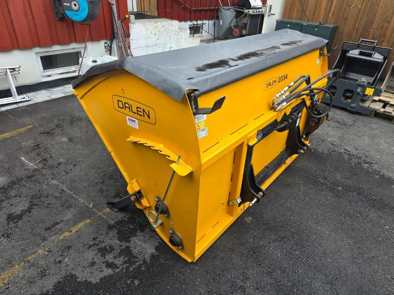 Dalen 2034-U sandstrøer - Hydraulisk - 2 meter strøbredde - 1300 liter - Matériel de chantier: photos 3 Dalen 2034-U sandstrøer - Hydraulisk - 2 meter strøbredde - 1300 liter - Matériel de chantier: photos 3
