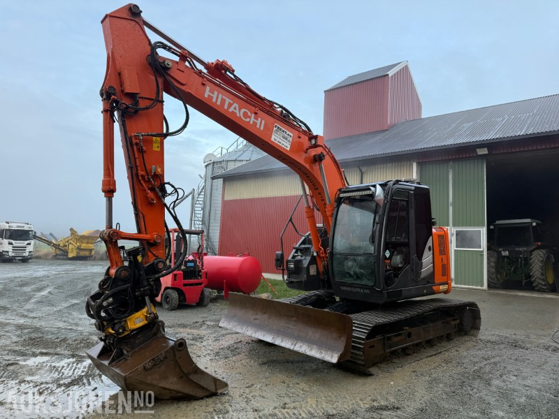 Hitachi ZX135 US-6 EC219, 2 skuffer, sentralsmøring - Pelle: photos 1 Hitachi ZX135 US-6 EC219, 2 skuffer, sentralsmøring - Pelle: photos 1