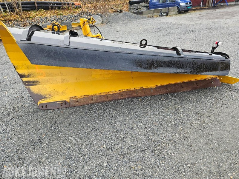 1992 Øveraasen diagonalplog DL 285 B - Største bredde 2900 mm - Med parallellogram - Hydraulisk løft - Machine agricole: photos 1 1992 Øveraasen diagonalplog DL 285 B - Største bredde 2900 mm - Med parallellogram - Hydraulisk løft - Machine agricole: photos 1