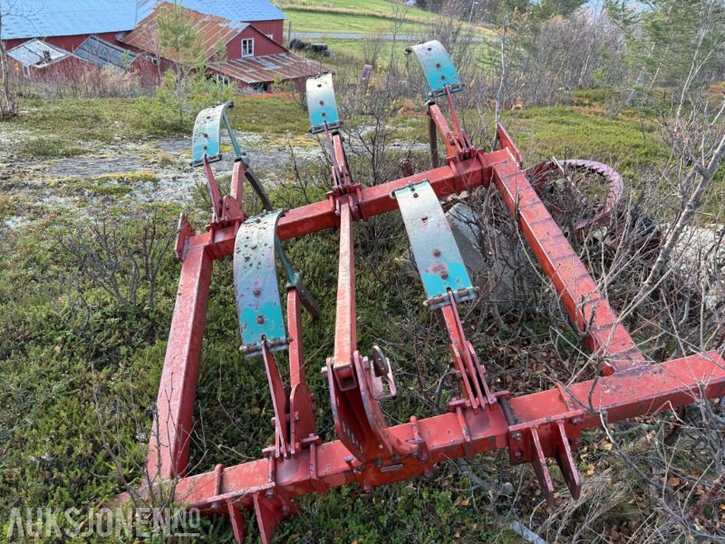 2002 Kverneland Kultivator - 5 Tinder - Machine agricole: photos 3 2002 Kverneland Kultivator - 5 Tinder - Machine agricole: photos 3