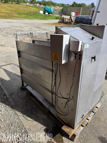 2006 Delaval CF150 Kalvefôringsautomat - En side for melk og en side for kraftfor. - Machine agricole: photos 2 2006 Delaval CF150 Kalvefôringsautomat - En side for melk og en side for kraftfor. - Machine agricole: photos 2