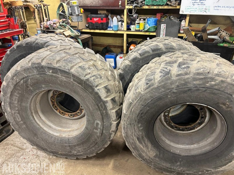 4 stk - Nokian 560/60 22.5 - Stått på 18t bailey - Machine agricole: photos 1 4 stk - Nokian 560/60 22.5 - Stått på 18t bailey - Machine agricole: photos 1