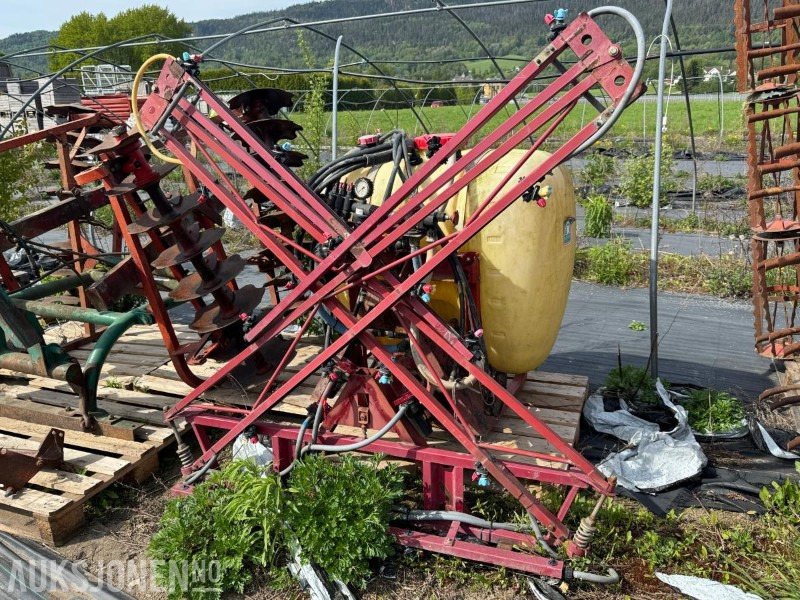 Hardi sprøytebom / 600L / Rep.objekt - Machine agricole: photos 1 Hardi sprøytebom / 600L / Rep.objekt - Machine agricole: photos 1